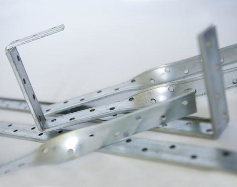 What are restraint straps and how to use them - Speedy Fixings